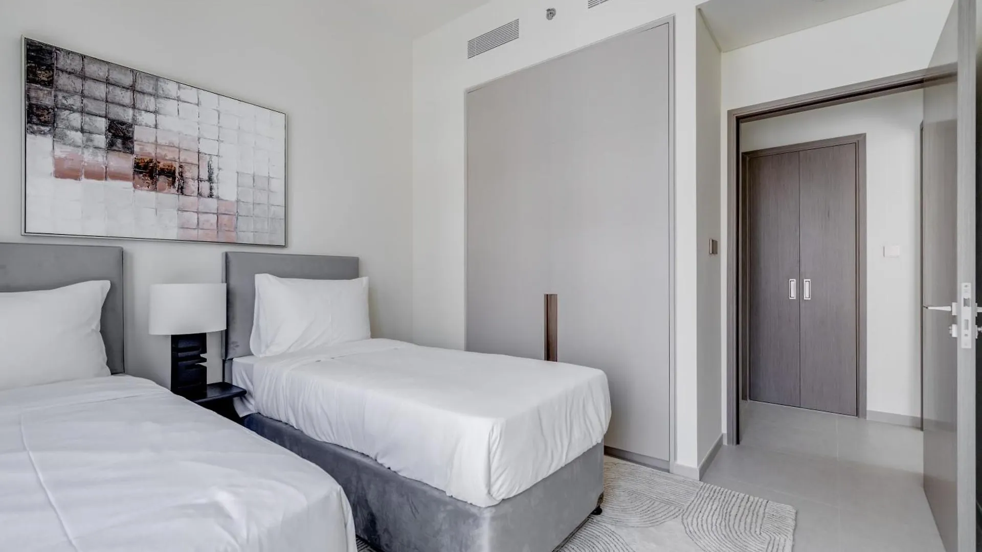 아파트 Grande Signature Residence - 2Br Modern Luxury 두바이