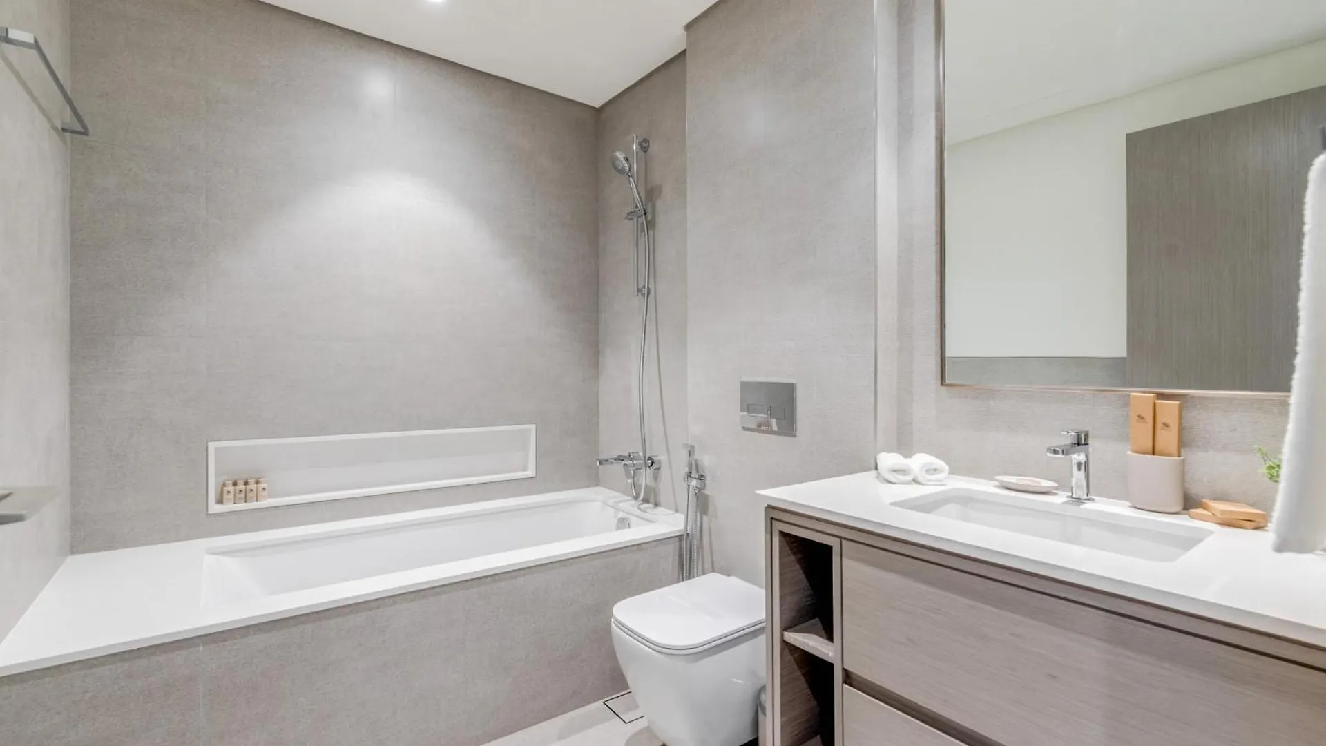 Grande Signature Residence - 2Br Modern Luxury 두바이 아랍에미리트