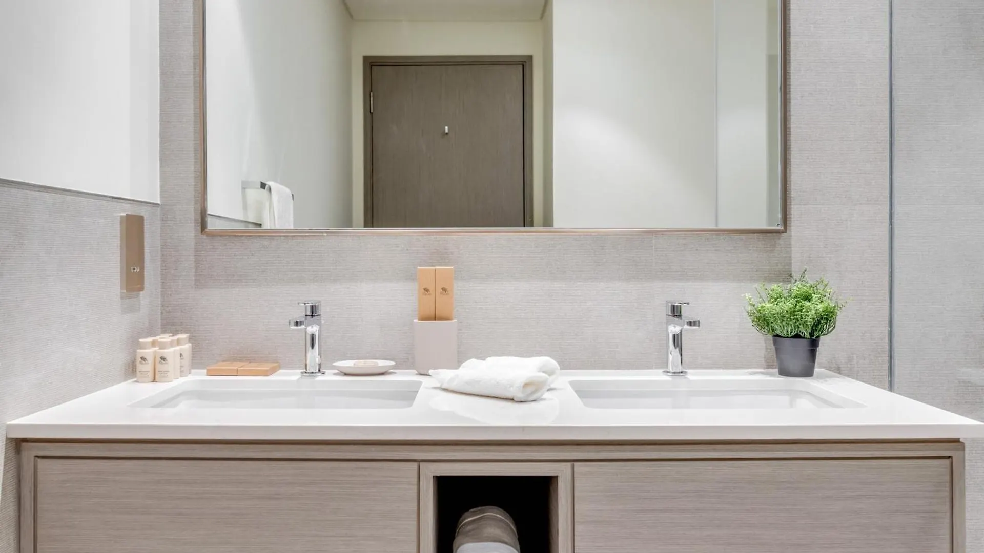 아파트 Grande Signature Residence - 2Br Modern Luxury 두바이