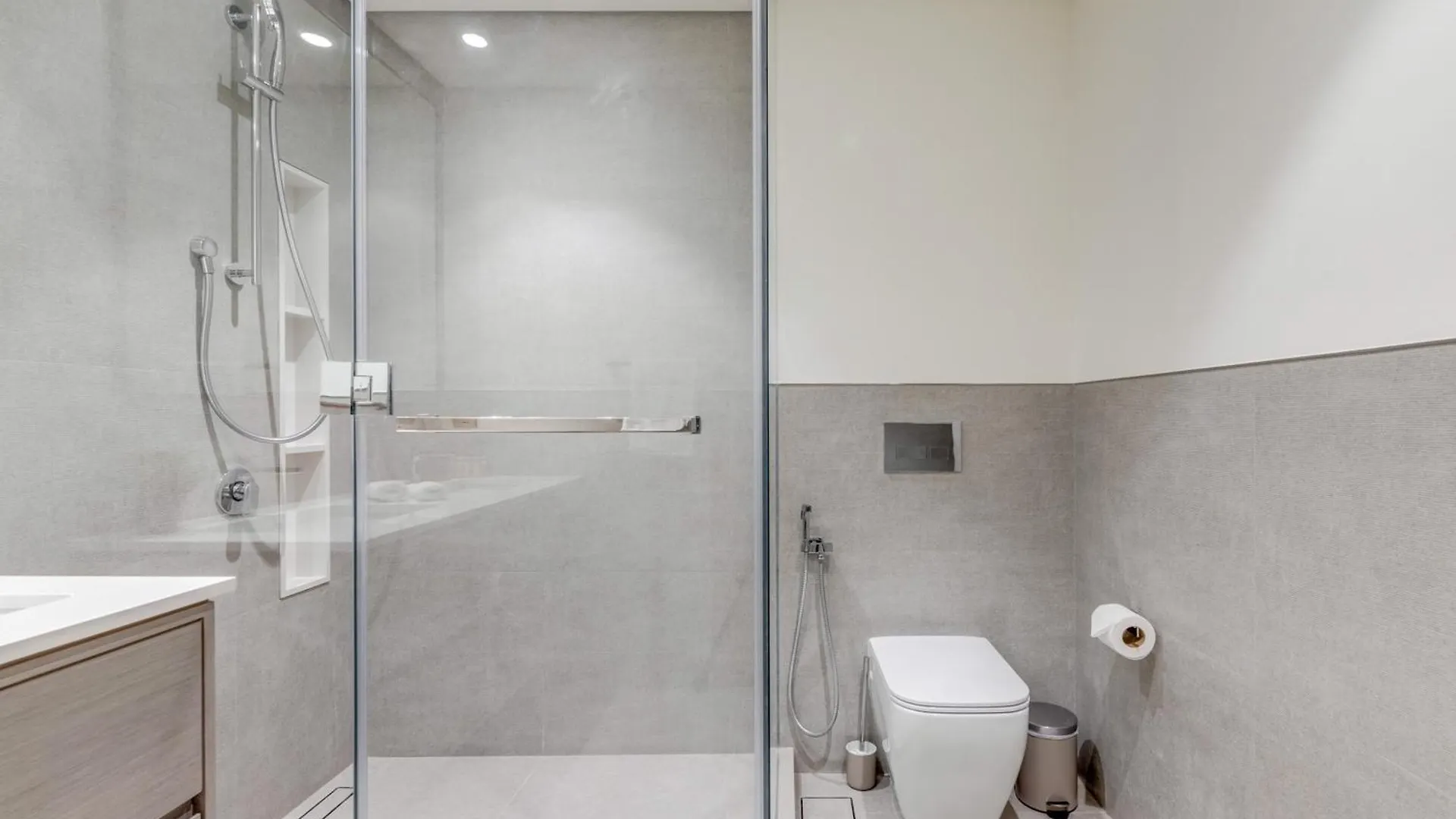 Grande Signature Residence - 2Br Modern Luxury 두바이 아파트
