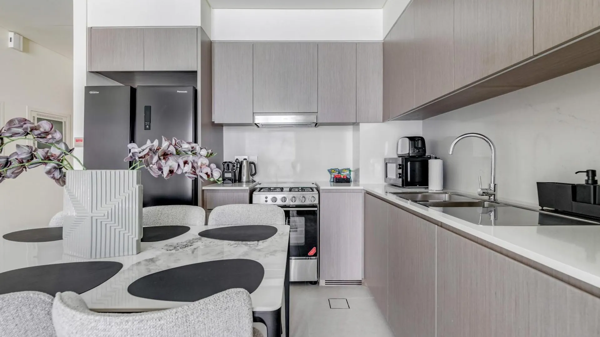 아파트 Grande Signature Residence - 2Br Modern Luxury 두바이